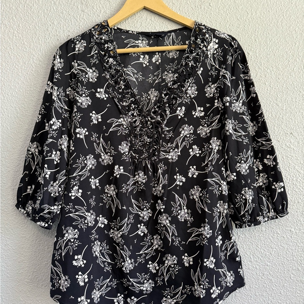 Banana Republic 3/4 Sleeve Blouse Size Medium‎ EUC